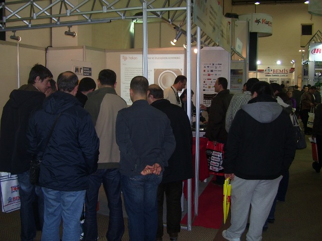 Ziyaretçiler standımıza yoğun ilgi gösterdi